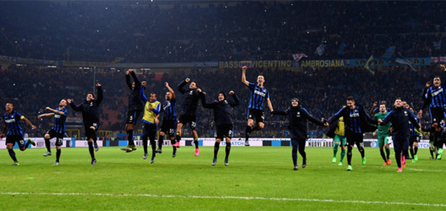 拜仁因球迷燃放烟火被罚，欧冠主场部分看台关闭（因球迷燃放烟花遭处罚，拜仁欧冠主场部分看台被封闭）