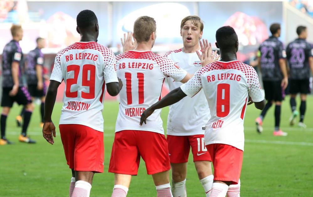 姆巴佩：今天很特别因为是我的生日，庆祝动作是献给C罗的（姆巴佩：生日之夜格外特别，我的庆祝致敬C罗）